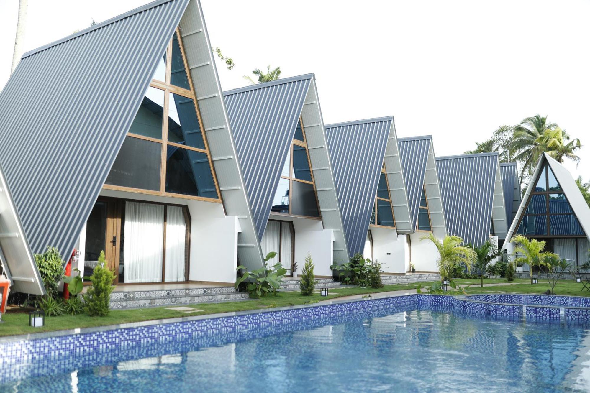 Leela'S 7Th Heaven Resort & Spa Trikunnapuzha Kültér fotó